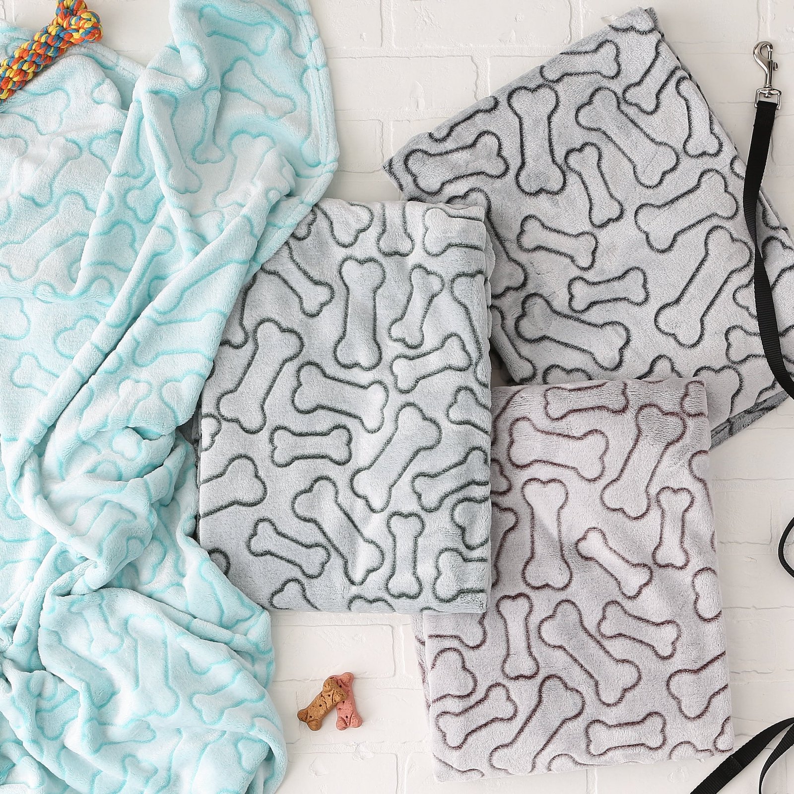 bone dry fleece pet blanket, embossed bone print, black 36x48"