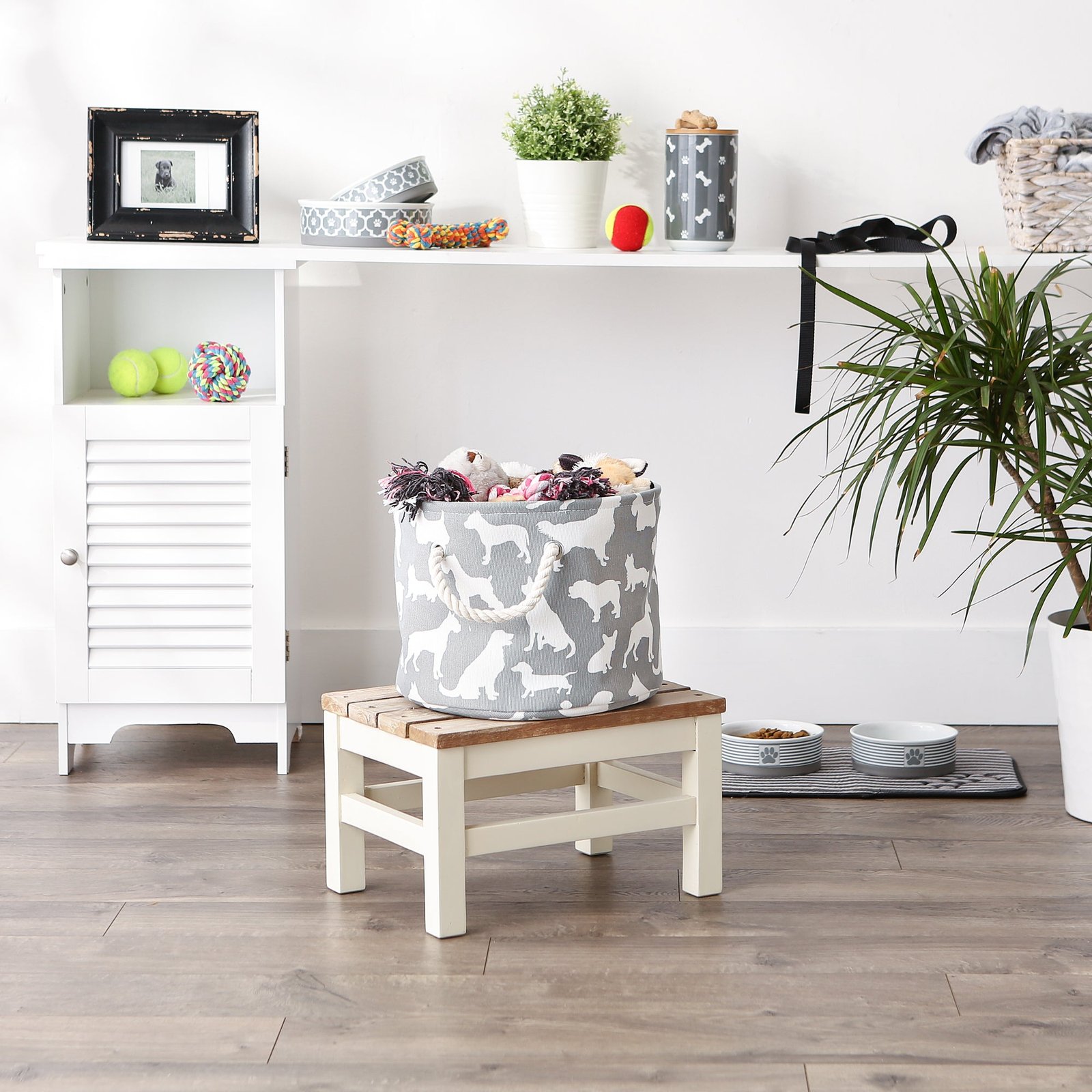 collapsible pet storage bin, dog show print, gray, small round 9x12"