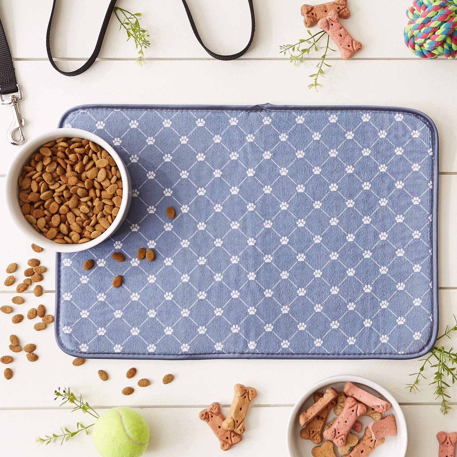 stonewash blue printed trellis paw pet mat