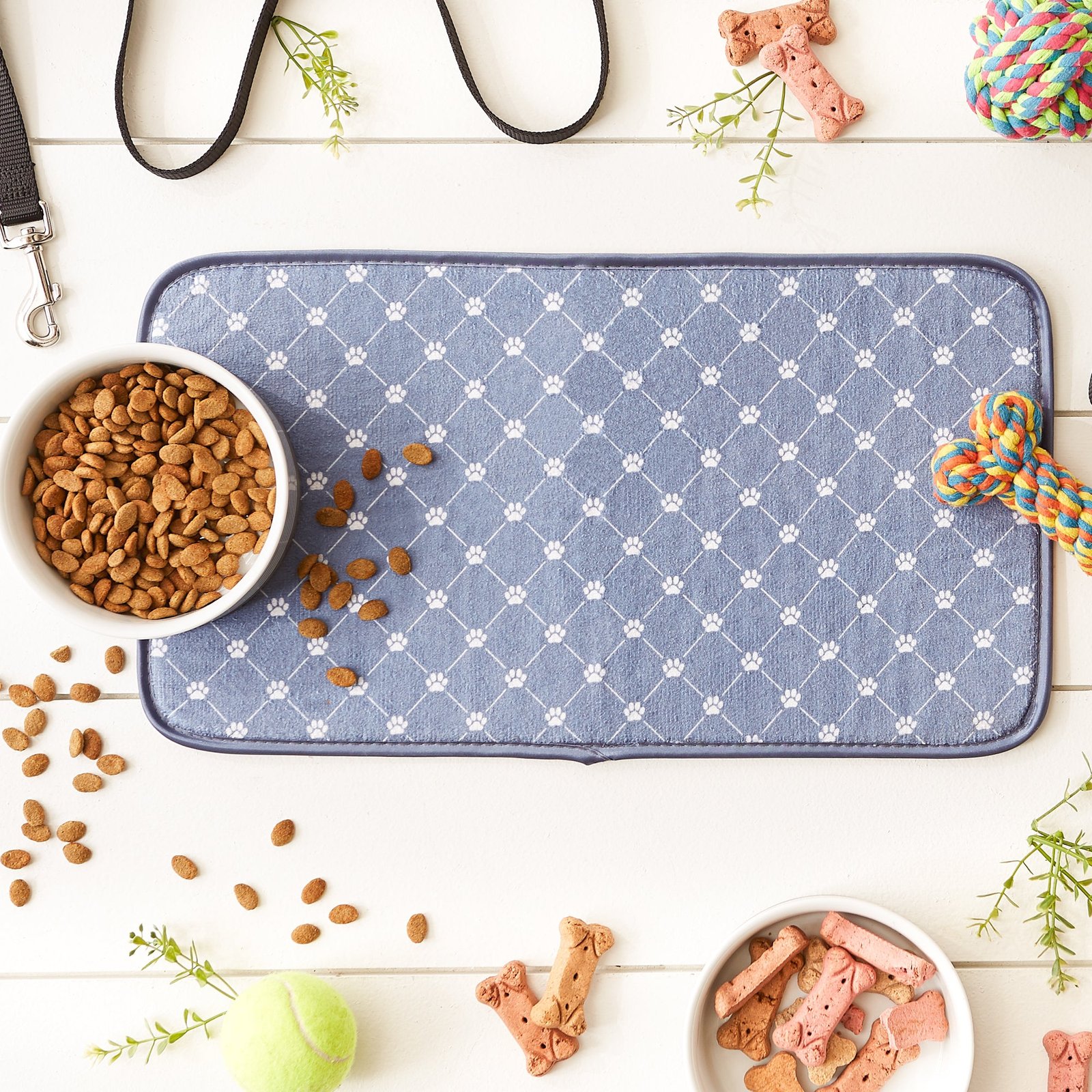 stonewash blue printed trellis paw pet mat small