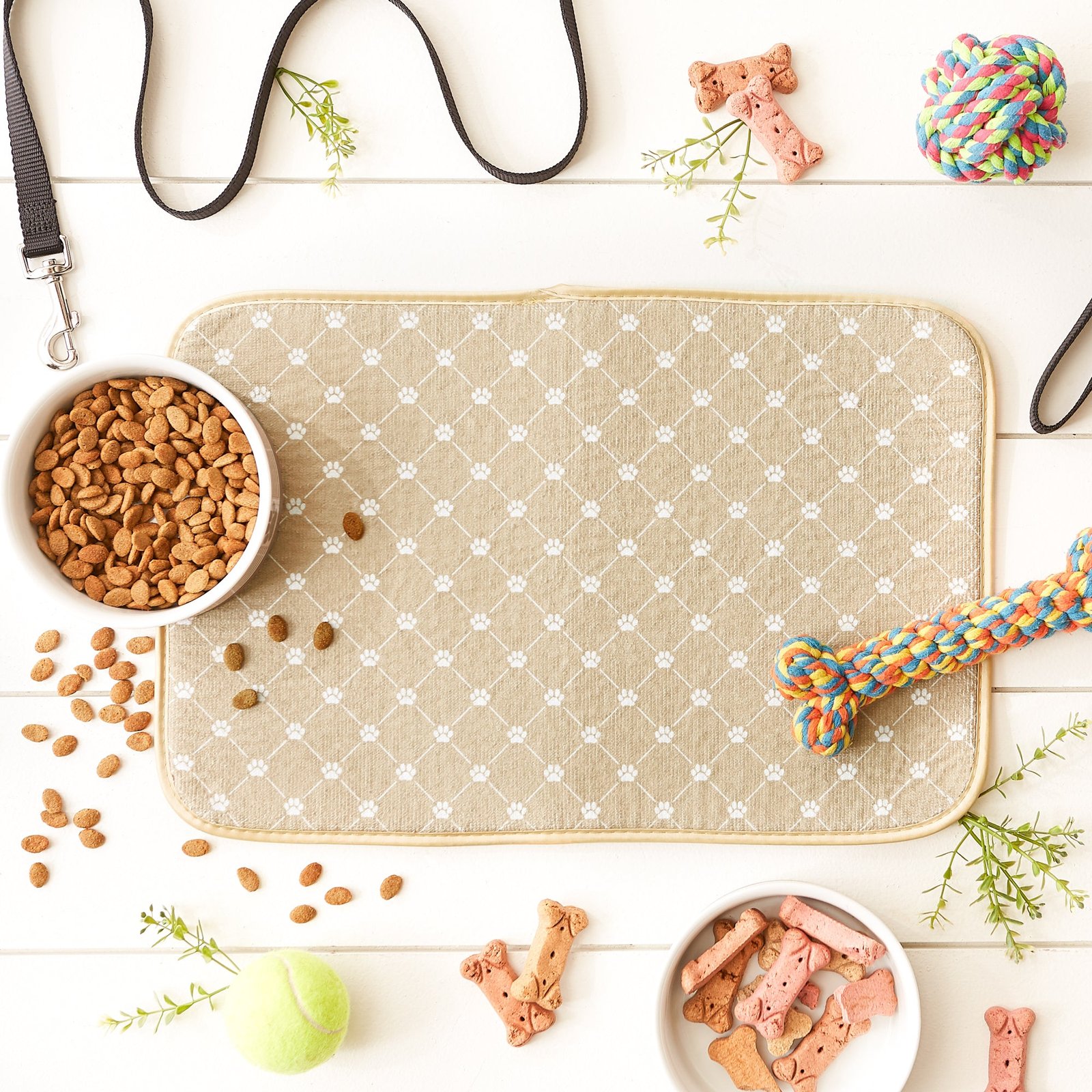 taupe printed trellis paw pet mat