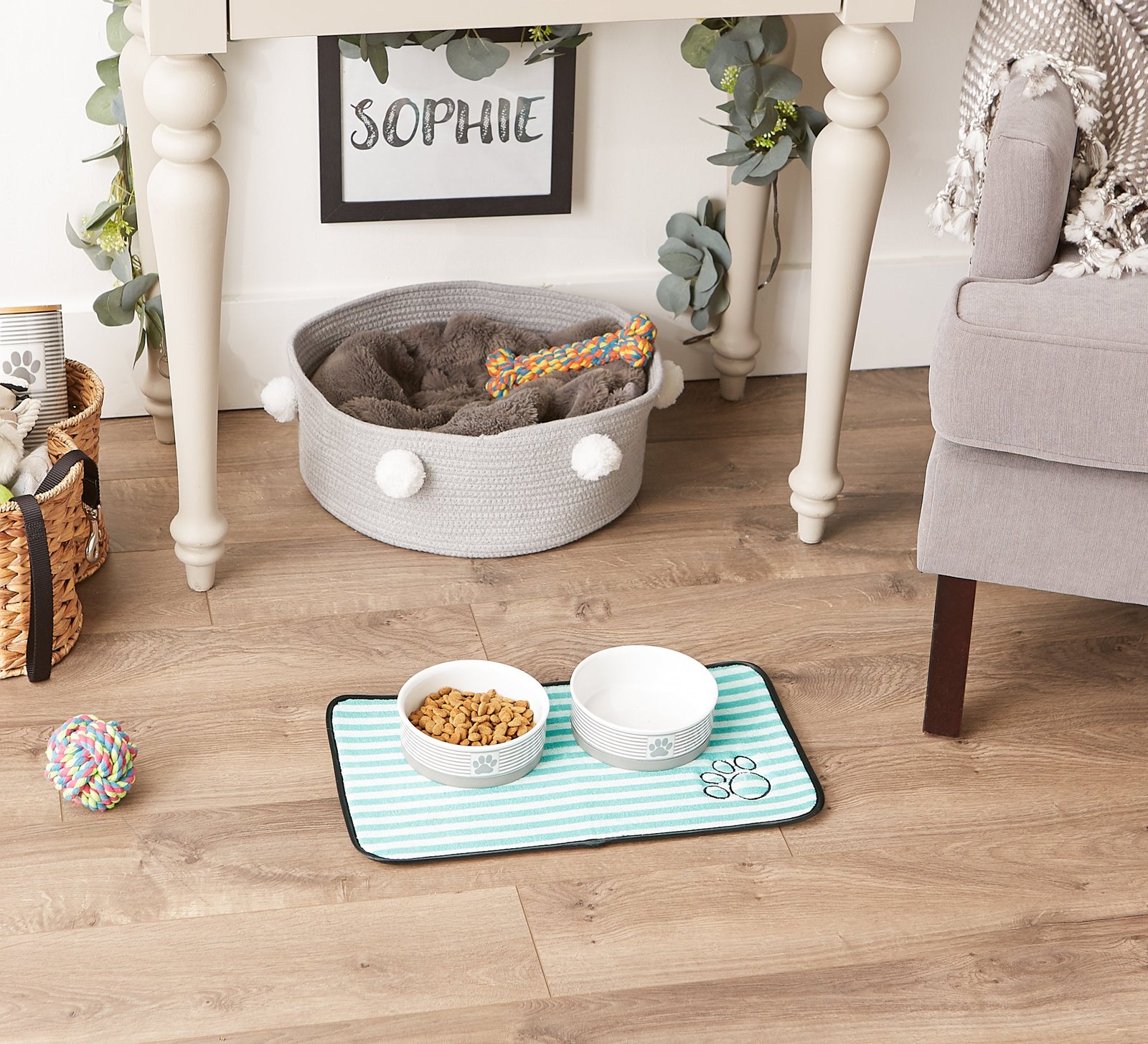 green stripe embroidered paw pet mat small