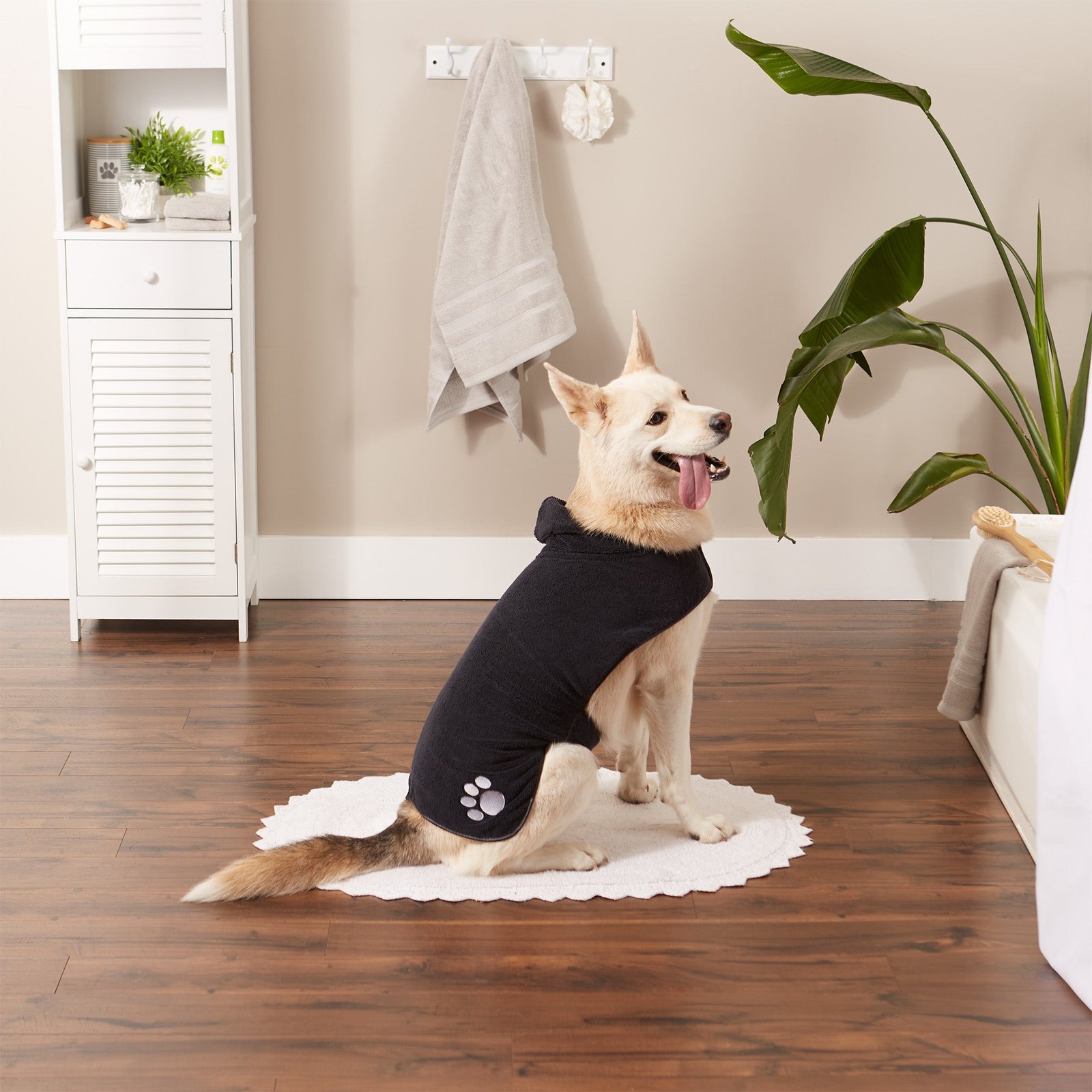 bone dry terry microfiber pet robe, embroidered paw print black large, 35 50 lbs