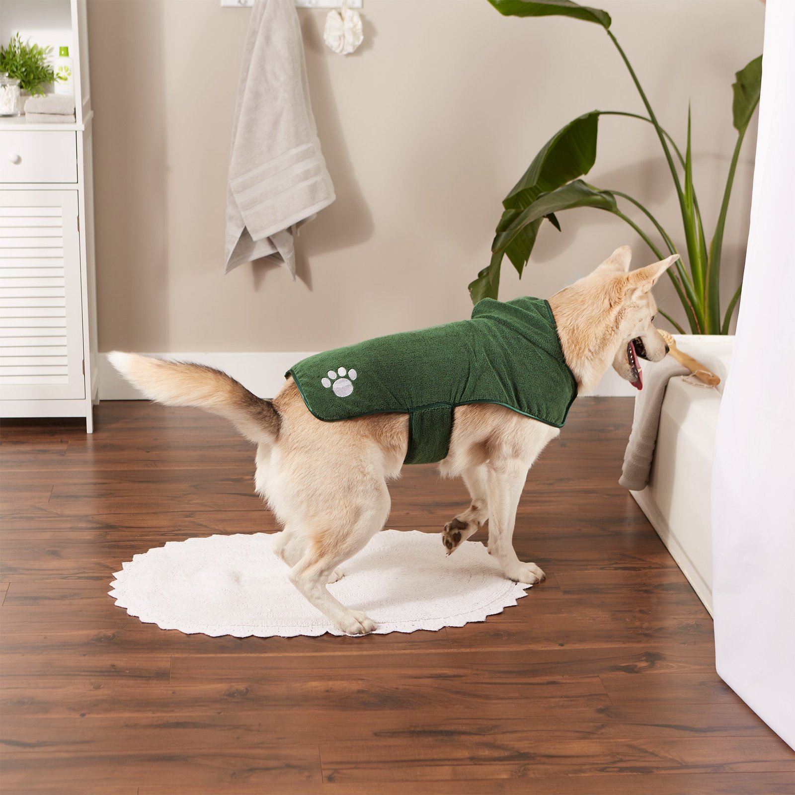 bone dry terry microfiber pet robe, embroidered paw print hunter green large, 35 50 lbs