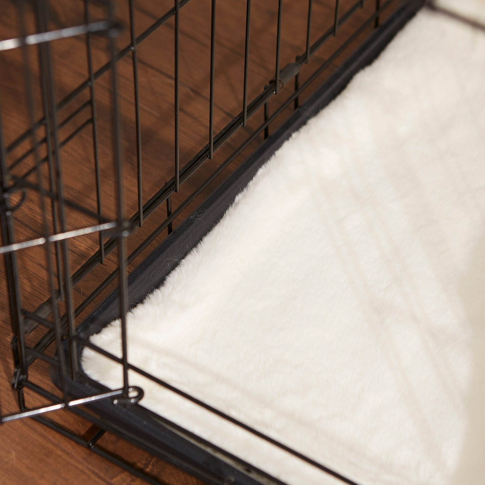 pet crate liner, faux fur, white, xxx large 29x48"