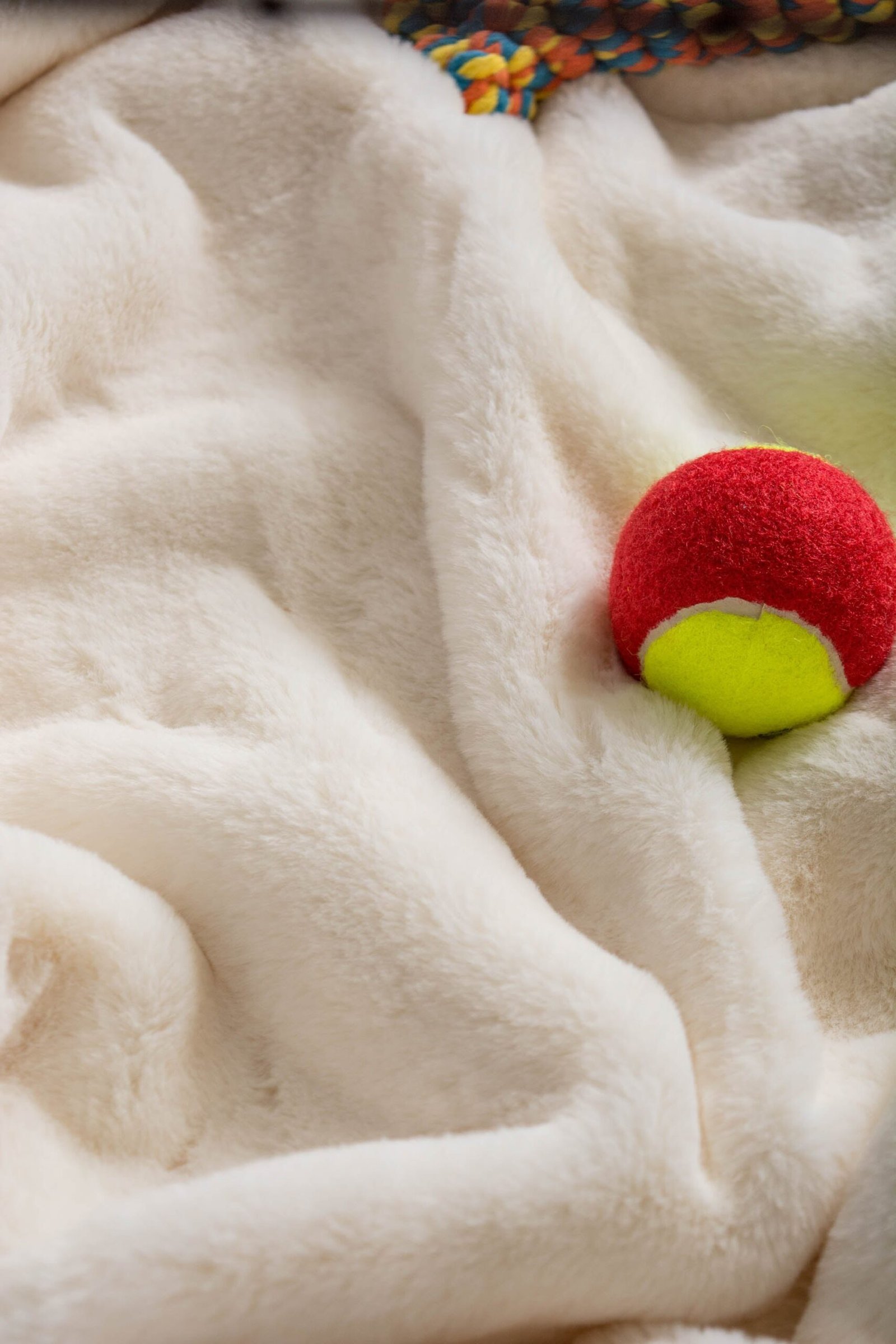 pet crate liner, faux fur, cranberry, xx large 27x48"